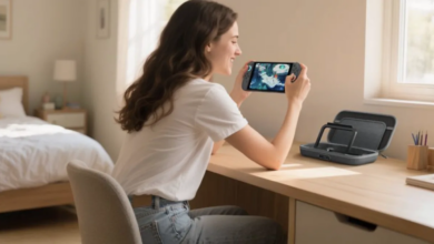 Casing Belkin Switch 2 Multifungsi: Lacak Pencuri, Jadi Stand Meja & Power Bank!