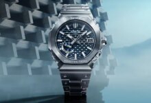 Casio MRG-B2100D-2A: Jam Tangan Pagoda dengan Dial Biru & Material Titanium Premium