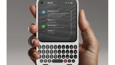 Clicks Communicator: Smartphone Android Bergaya BlackBerry dengan Keyboard Fisik untuk Produktivitas