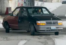 Kendaraan Unik Gabungan Dua Van ’90-an yang Membuat Semua Orang Terheran-heran