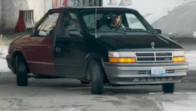 Kendaraan Unik Gabungan Dua Van ’90-an yang Membuat Semua Orang Terheran-heran