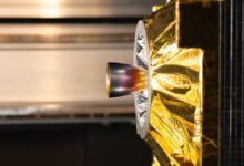 Kilau Isolasi Satelit Mewah Terlihat Menawan Saat Uji Coba di Luar Angkasa