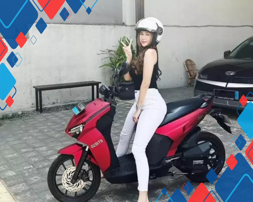 Koleksi Motor Aura Kasih: Dari Vespa Klasik hingga Motor Listrik Modern Gesits G1