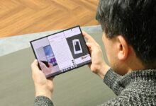 Kolektor HP Rela Terbang Demi Menjajal Samsung Galaxy TriFold Langsung di Tangan