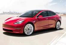 Kritikan Terhadap Sistem Pelepasan Darurat Tesla Model 3 yang Tidak Terlihat dengan Mudah
