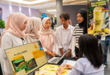 Mahasiswa Ilmu Komunikasi Unesa Gelar Pameran Ekspresi Kreatif, Saksikan Karya Unik!