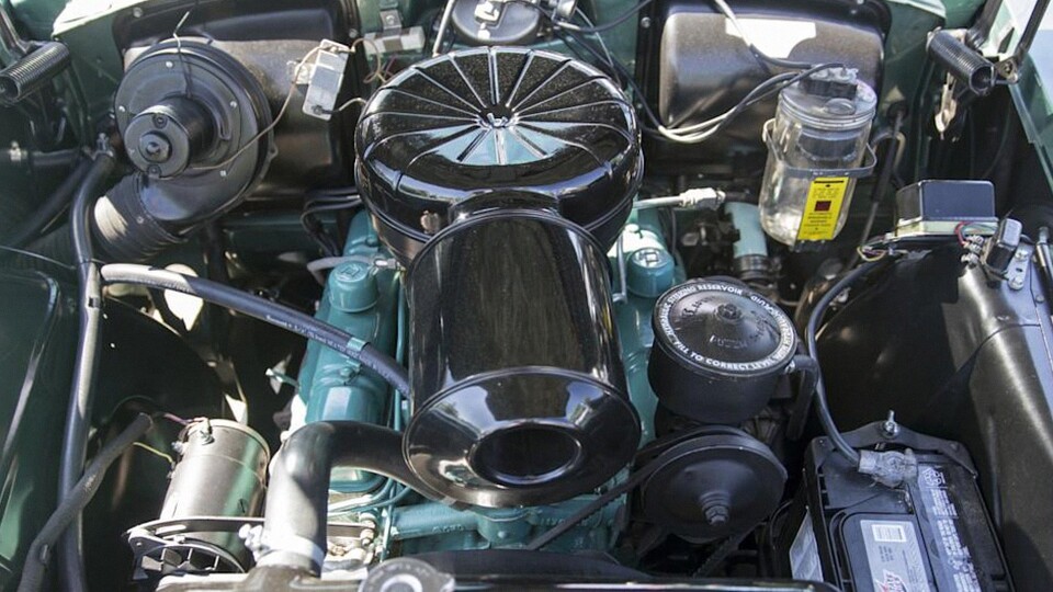 Perbedaan Mesin Inline-Eight dan V8: Desain, Kinerja, dan Alasan Kepopulerannya