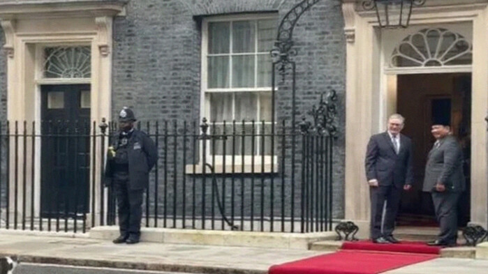 Prabowo Disambut Hangat Larry The Cat di Kantor Perdana Menteri Inggris, Ini Faktanya!