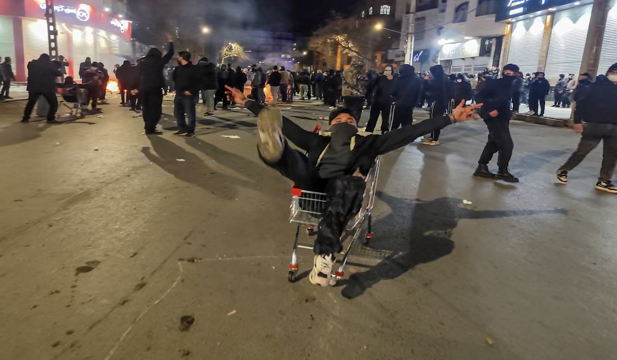 Protes Besar di Iran, Khamenei Tuding Demonstran Sebagai Perusak Ketertiban