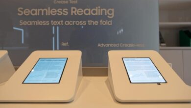 Samsung Umumkan Layar Tanpa Lipatan, Siap Dipakai di Galaxy Fold8 & iPhone Fold?