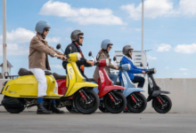 Scomadi Adventure DS 2026 vs Vespa GTS: Mana Skuter Rp99 Juta Terbaik, Inggris atau Italia?