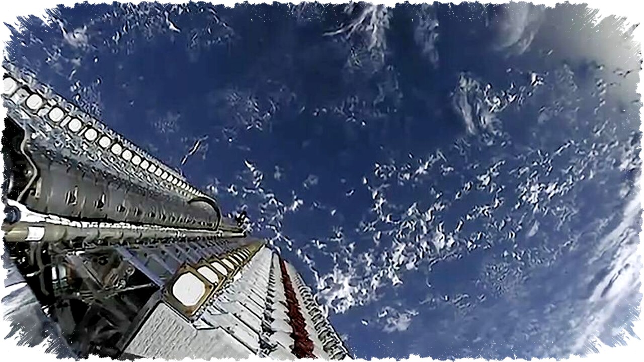 SpaceX Turunkan Orbit 4.400 Satelit Starlink untuk Tingkatkan Keamanan dan Kurangi Sampah Antariksa