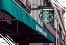 Starbucks Berencana Menutup Beberapa Gerai dan Lakukan Pengurangan Karyawan dalam Beberapa Tahun Mendatang