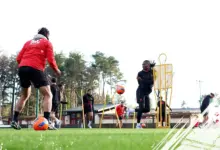 Sudah Tujuh Gol Bersarang ke Gawang Rossoblù, Ini Catatan Menariknya