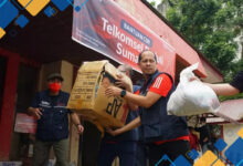 Telkomsel Distribusikan Bantuan Logistik CSR untuk Warga yang Terdampak Banjir Aceh Utara