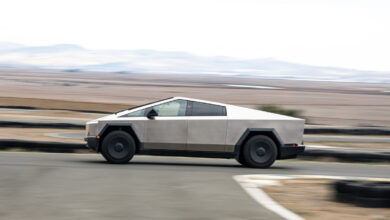 Tesla Cybertruck Dimodifikasi Jadi Enam Kursi, Begini Hasil Transformasinya