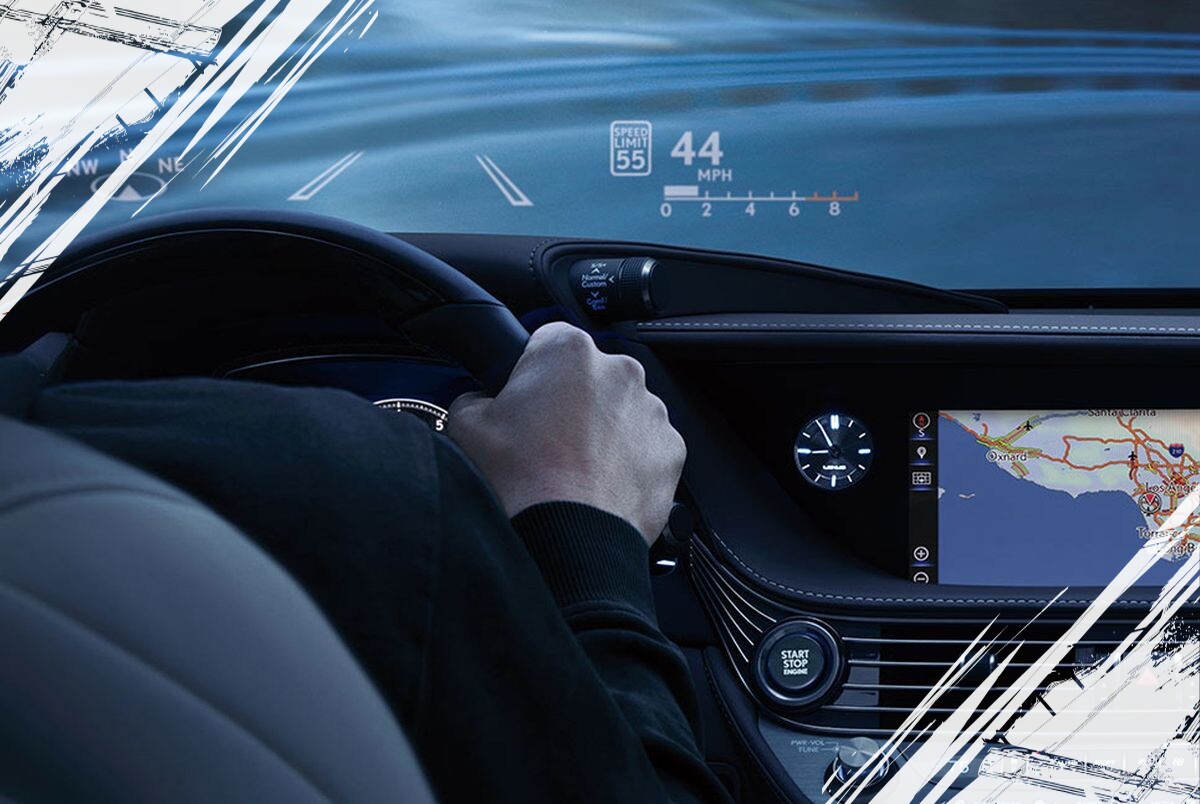 Tips Memilih HUD Mobil: Proyeksi di Kaca Depan atau Layar Transparan, Mana Terbaik?