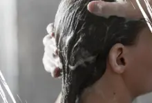 Tips Perawatan Rambut dengan Double Sampo dan Pilihan Lipstik untuk Efek Bibir Two Tone