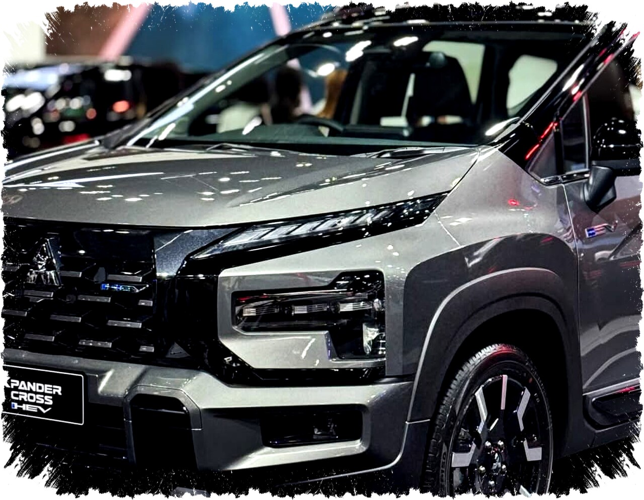 Xpander Cross HEV Facelift Resmi Hadir dengan Lampu Monokrom & Desain SUV Lebih Modern