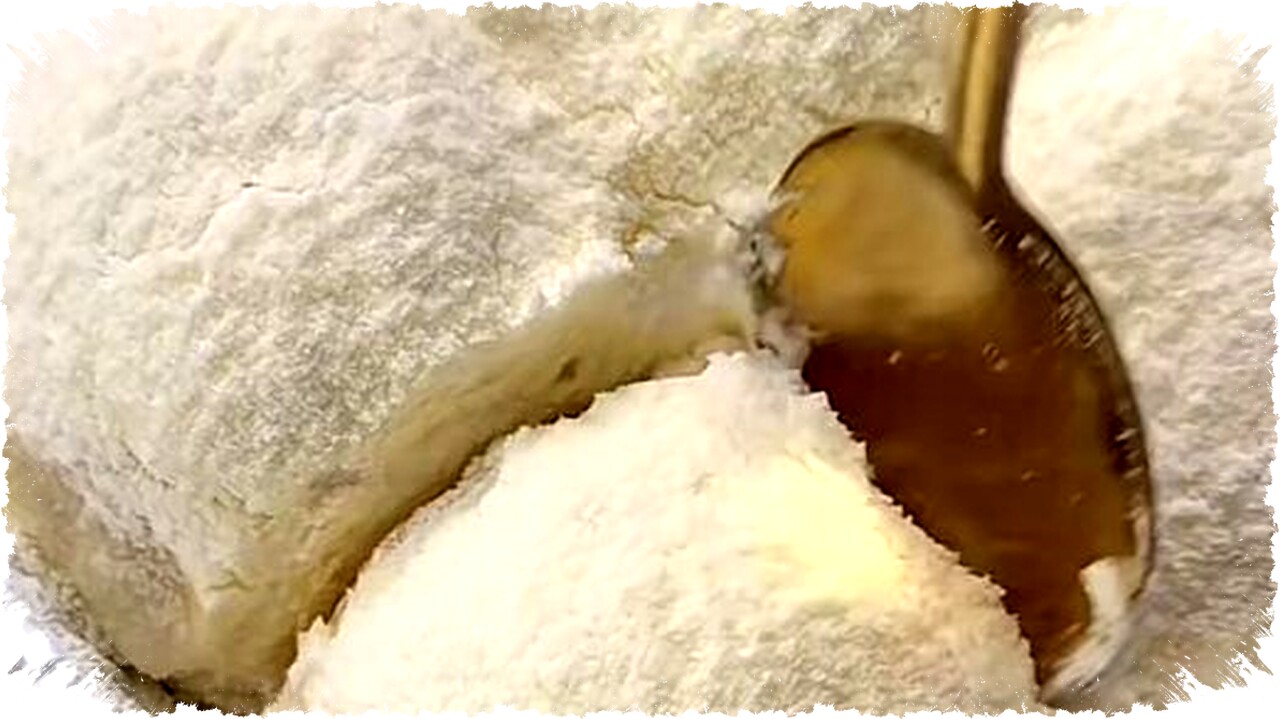 3 Resep Kreasi Roti Viral di TikTok: Garlic Cheese, Roti Gulung Sosis & Thai Milk Bun