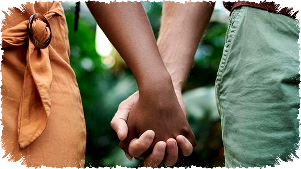 5 Ciri Orang Soft Launching Pacar di Medsos: Foto Misterius, Caption Samar, dan Privasi Terjaga