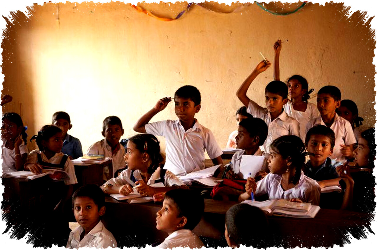 5 Jenis Hukuman Murid Era 1990-an yang Bikin Ngangenin dan Jadi Cerita Tak Terlupakan di Sekolah