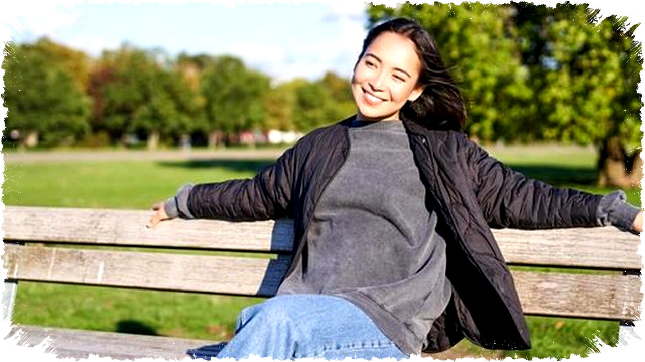 6 Ciri Kepribadian Perempuan yang Mandiri dan Kuat Menikmati Kesendirian Tanpa Butuh Validasi dari Luar