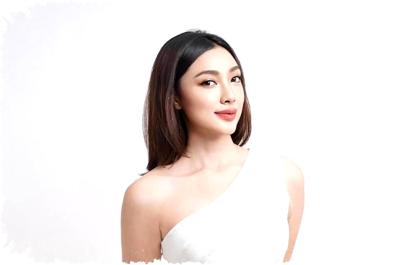 7 Potret Menawan Nilam Onasis Puteri Indonesia Kalimantan Utara 2026 Mahasiswi Berprestasi dan Sosial Aktivis