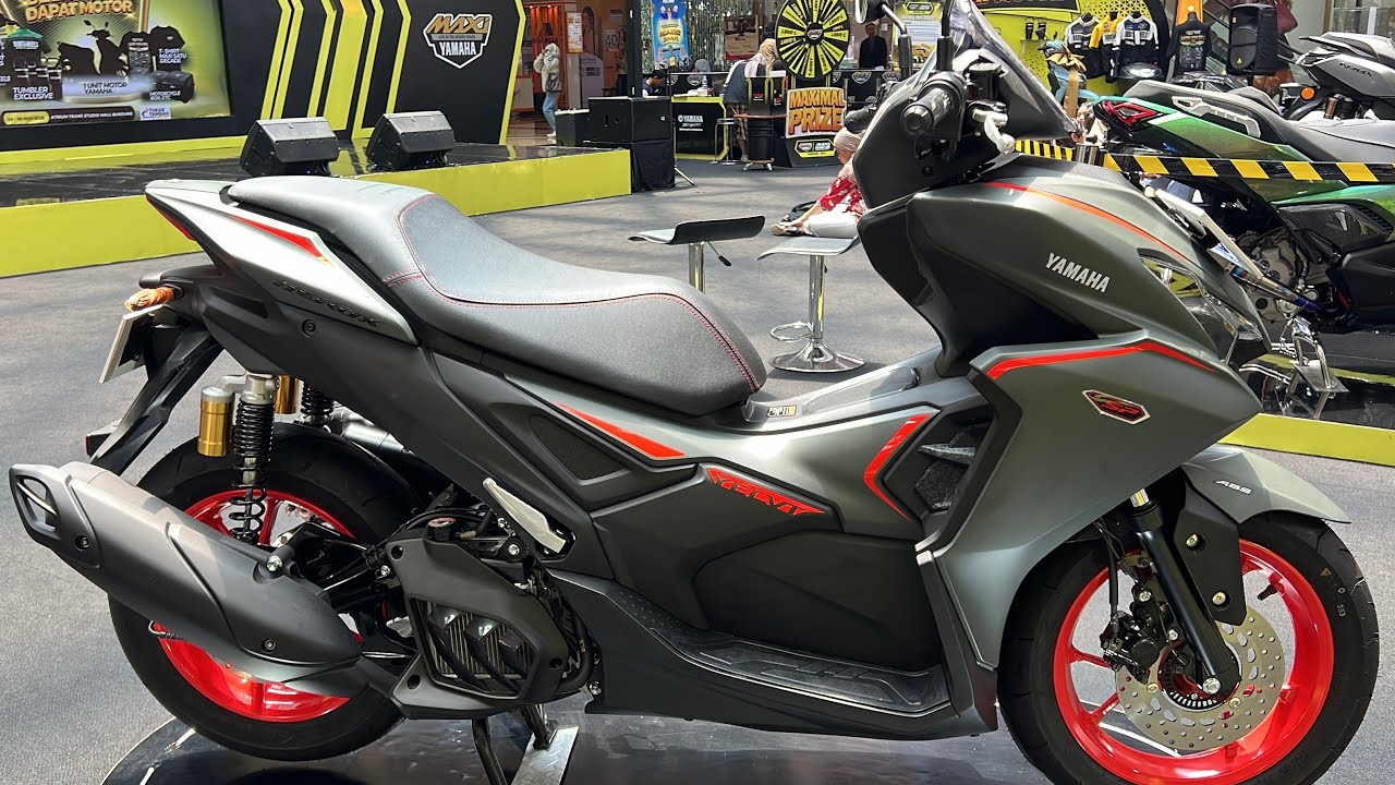 Aerox 2026 Ultimate Makin Eksklusif, Kombinasi Silver dan Gold Curi Perhatian Aerox 2026 Ultimate Makin Eksklusif, Kombinasi Silver dan Gold Curi Perhatian