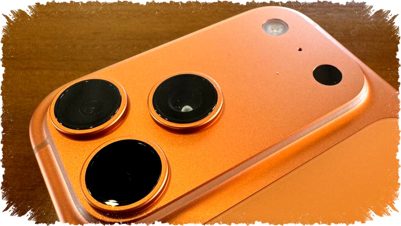 Apple iPhone 17 Pro Max Cosmic Orange Laris dan iPhone 18 Pro Digoda Hadir dengan Warna Deep Red yang Menawan