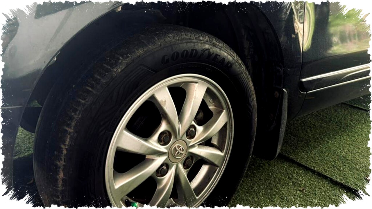 Bahaya Ban Gundul: Risiko Aquaplaning dan Kecelakaan, Pengendara Harus Segera Ganti Ban!