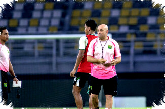 Coach Tavares Tegaskan Profesionalisme 200 Persen Siap Bawa Persebaya Raih Tiga Poin di Hadapan Mantan Timnya