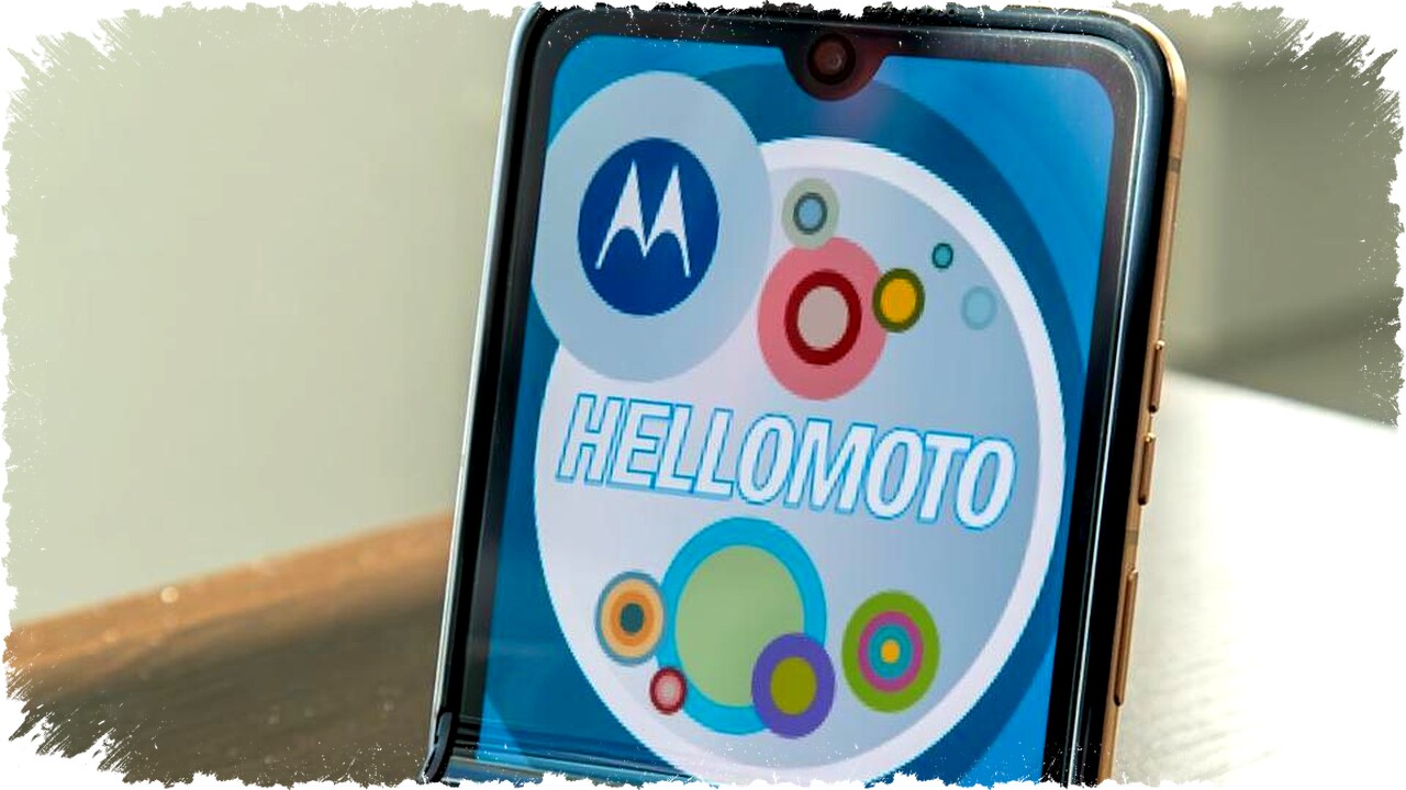 Fitur Tersembunyi Motorola Razr Bawa Kamu Kembali ke Era Flip Phone dengan Retro Razr, Sensasi Nostalgia yang Bikin Kangen!