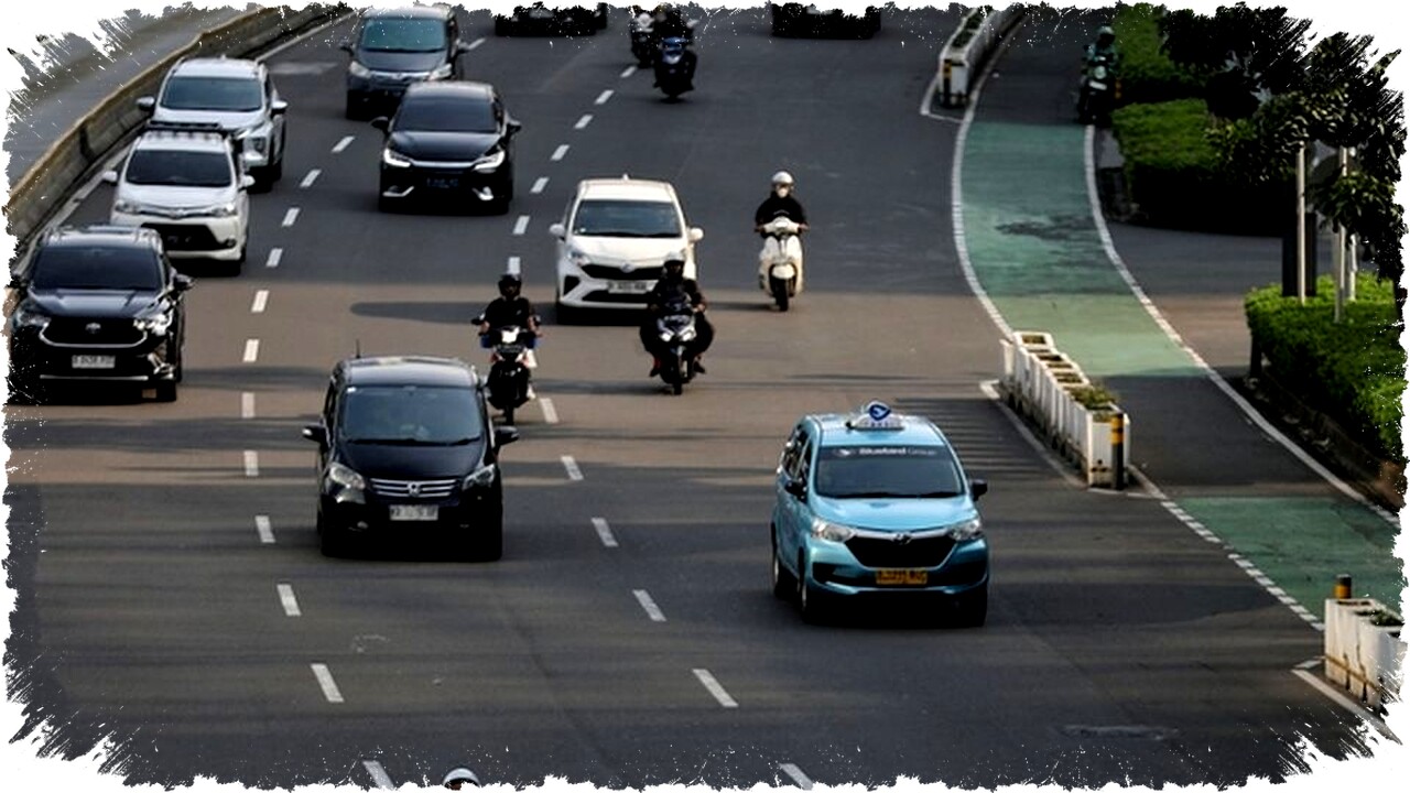 Ganjil Genap Jakarta Kembali Berlaku Mulai Pagi Ini dengan Sanksi Tilang hingga Rp 500 Ribu Ganjil Genap Jakarta Kembali Berlaku Mulai Pagi Ini dengan Sanksi Tilang hingga Rp 500 Ribu