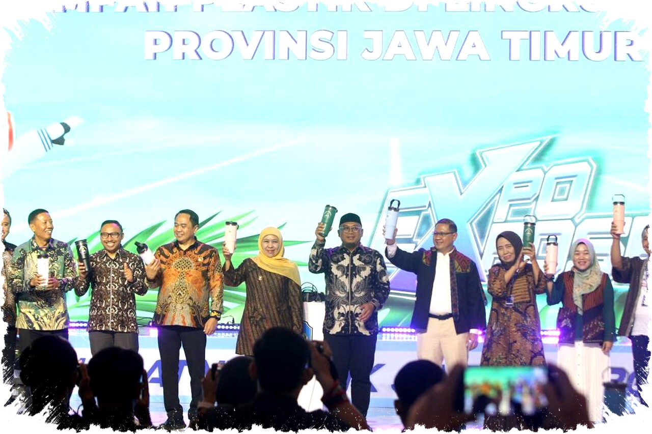 Gubernur Khofifah Luncurkan Gerakan Bebas Sampah Plastik Sekolah se-Jatim: Akankah Ini Mengubah Pola Hidup Generasi Muda? Gubernur Khofifah Luncurkan Gerakan Bebas Sampah Plastik Sekolah se-Jatim: Akankah Ini Mengubah Pola Hidup Generasi Muda?