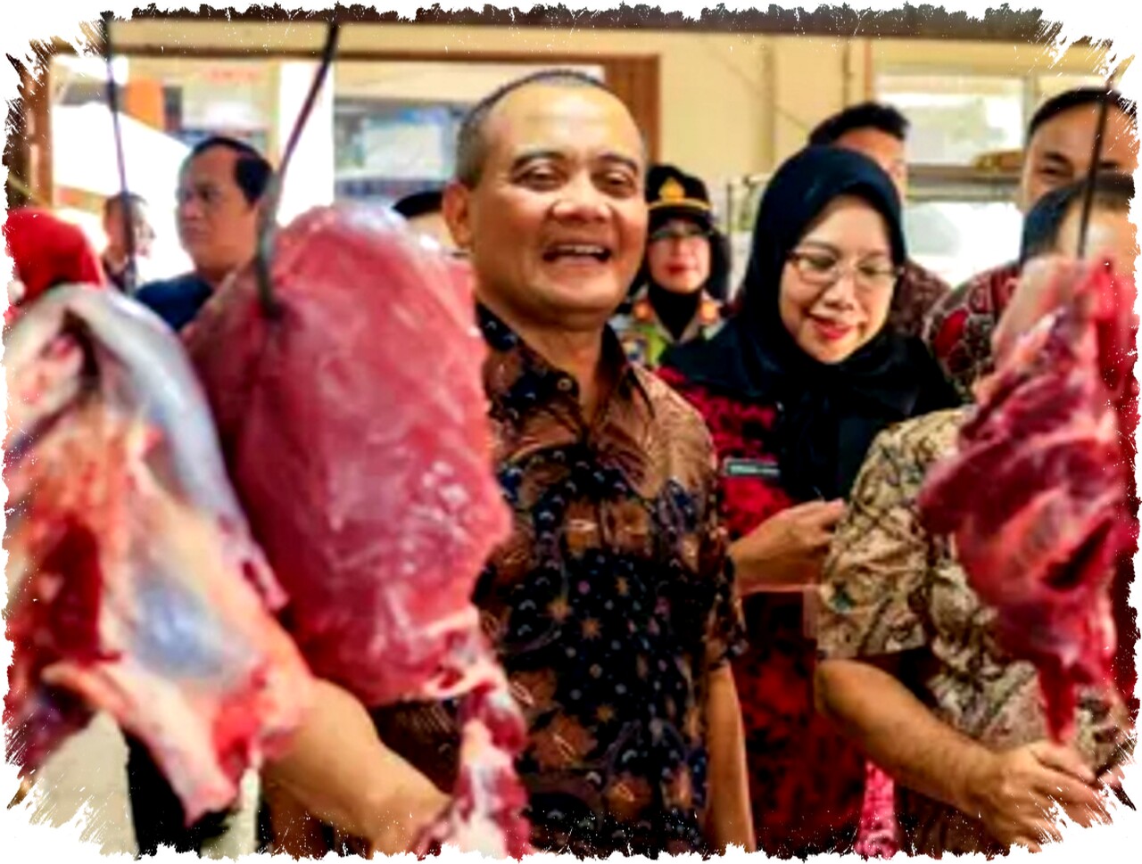 Harga Kebutuhan Pokok Masih Melonjak Gubernur Jawa Tengah Perintahkan Intervensi Pasar Segera untuk Stabilkan Harga Jelang Lebaran Harga Kebutuhan Pokok Masih Melonjak Gubernur Jawa Tengah Perintahkan Intervensi Pasar Segera untuk Stabilkan Harga Jelang Lebaran