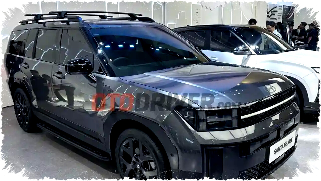 Hyundai Santa Fe XRT Serba Hitam Meluncur di IIMS 2026, Harga Rp 932,4 Juta! Hyundai Santa Fe XRT Serba Hitam Meluncur di IIMS 2026, Harga Rp 932,4 Juta!