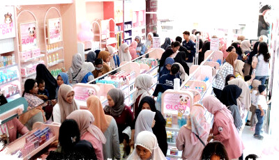 Industri Kosmetik Nasional Melejit, Panda Lovely Berani Buka Cabang ke-14 di Jawa Timur dengan Promo Gila dan Layanan Eksklusif yang Bikin Heboh! Industri Kosmetik Nasional Melejit, Panda Lovely Berani Buka Cabang ke-14 di Jawa Timur dengan Promo Gila dan Layanan Eksklusif yang Bikin Heboh!