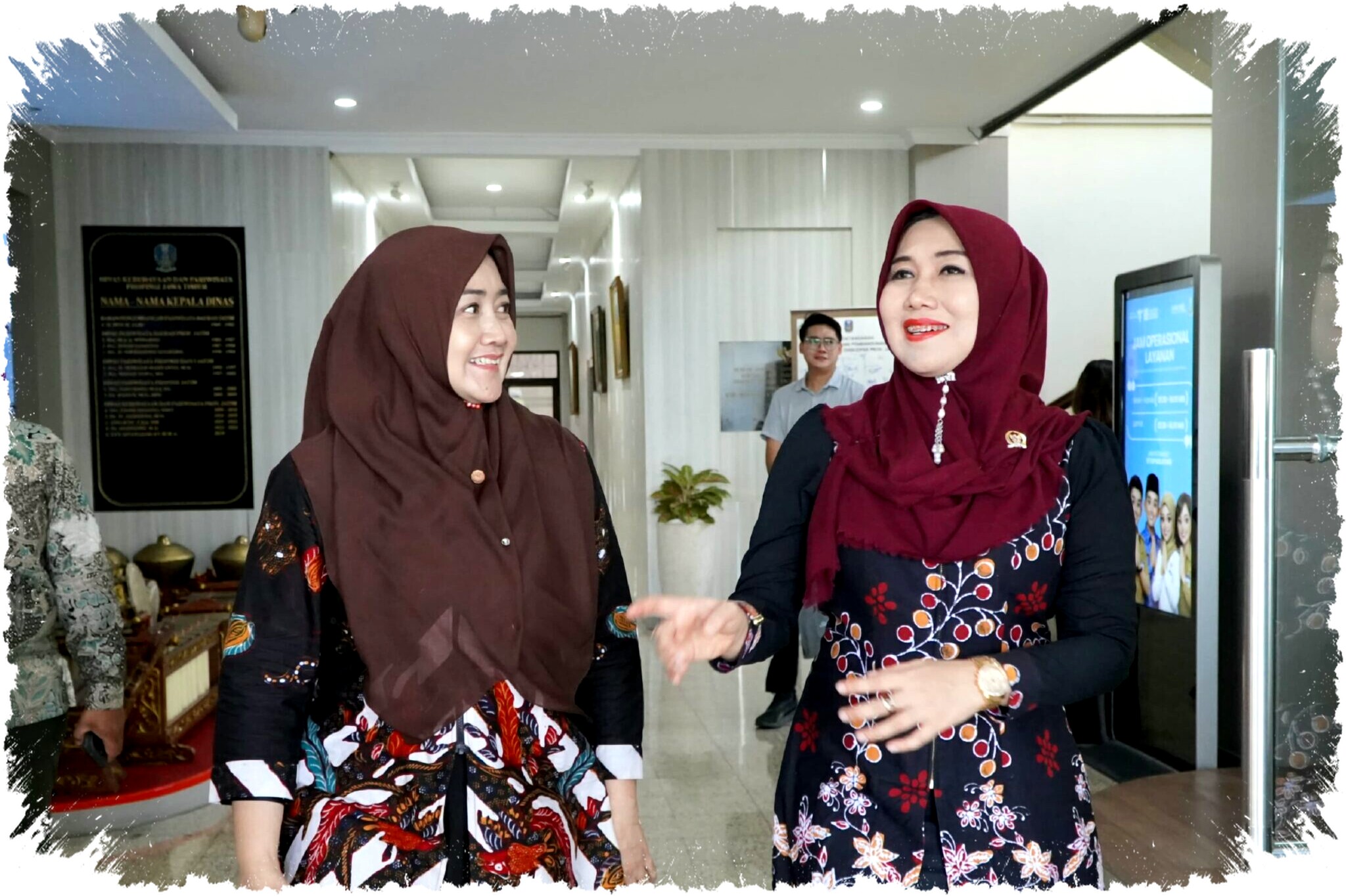 Keamanan Ketat Pemprov Jatim: Kunci Meningkatkan Kunjungan Turis Mancanegara sampai 40%, Efek Domino UMKM dan Ekonomi Kreatif! Keamanan Ketat Pemprov Jatim: Kunci Meningkatkan Kunjungan Turis Mancanegara sampai 40%, Efek Domino UMKM dan Ekonomi Kreatif!