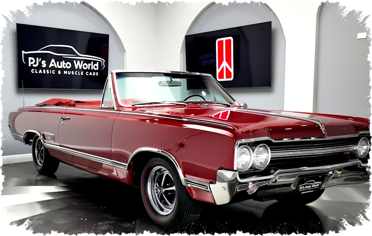 Keanggunan Muscle Car Klasik Terjaga Pada 1965 Oldsmobile 4-4-2 Convertible dari Koleksi PJ’s Auto World yang Siap Dilelang Keanggunan Muscle Car Klasik Terjaga Pada 1965 Oldsmobile 4-4-2 Convertible dari Koleksi PJ’s Auto World yang Siap Dilelang