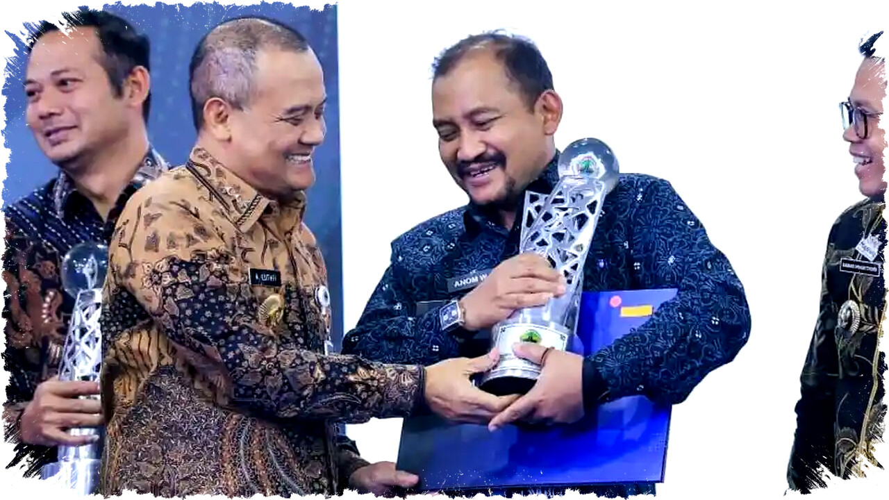 Kerja Kolaboratif Gubernur Ahmad Luthfi Dorong Kemajuan Jawa Tengah dengan Pertumbuhan Ekonomi dan Investasi Tertinggi Selama Satu Dekade Kerja Kolaboratif Gubernur Ahmad Luthfi Dorong Kemajuan Jawa Tengah dengan Pertumbuhan Ekonomi dan Investasi Tertinggi Selama Satu Dekade