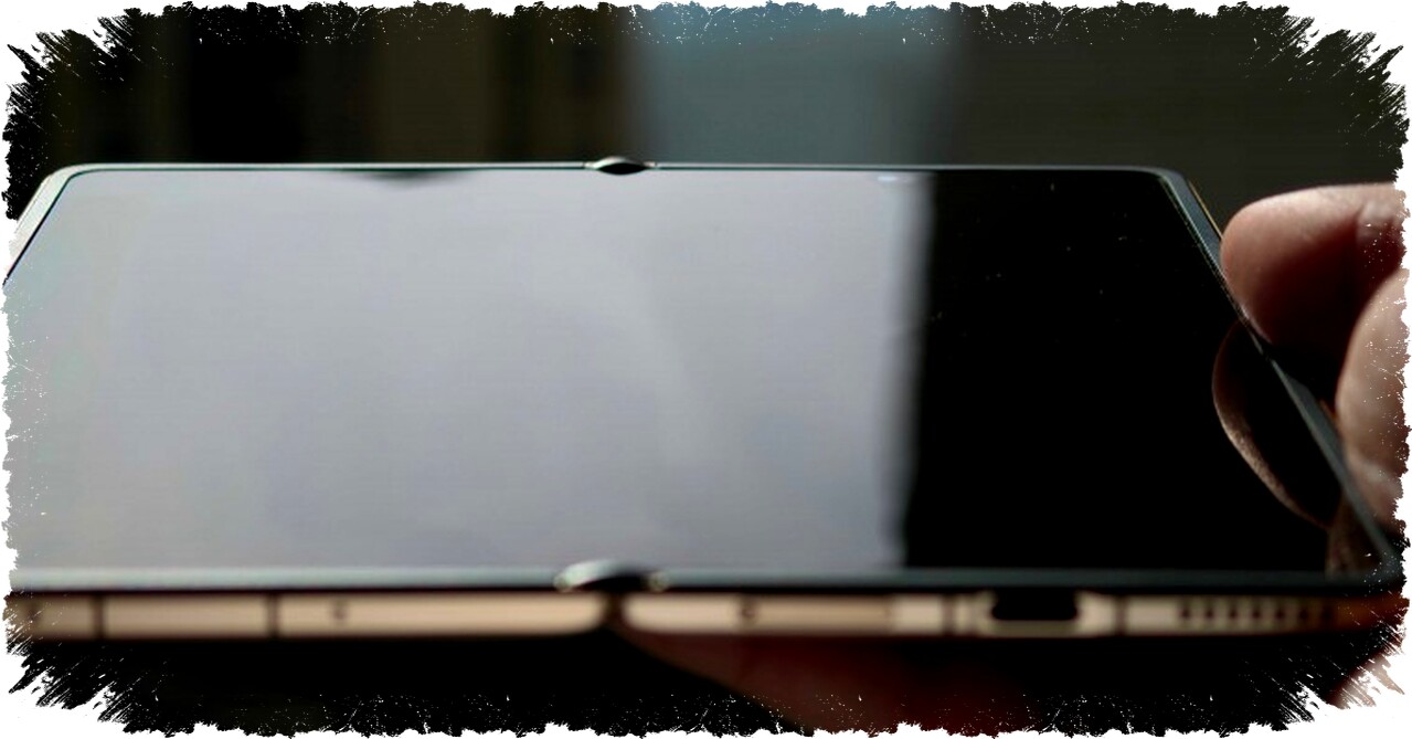 Layar Lipat Tanpa Bekas Lipatan, Honor Magic V6 Tantang Batas Teknologi dengan Desain Tipis dan Tahan Air Layar Lipat Tanpa Bekas Lipatan, Honor Magic V6 Tantang Batas Teknologi dengan Desain Tipis dan Tahan Air