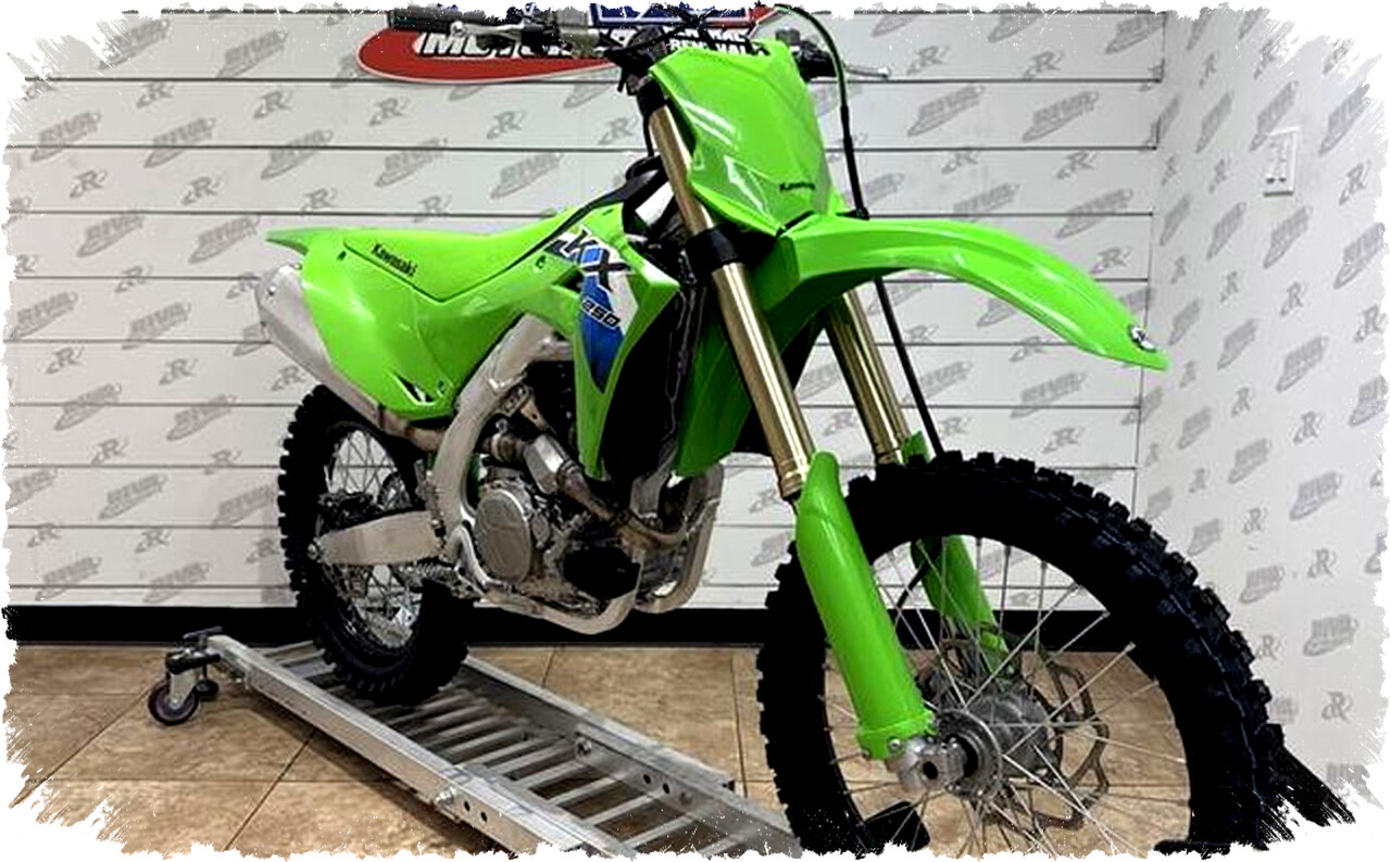 Meluncur dengan Teknologi Power Mode dan Mesin 250cc Kawasaki KX 250 2026 Hadir dengan Harga Rp 150 Juta Meluncur dengan Teknologi Power Mode dan Mesin 250cc Kawasaki KX 250 2026 Hadir dengan Harga Rp 150 Juta