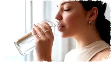 Minum Air Putih Sebelum Makan: Rahasia Kontrol Porsi, Lancarkan Pencernaan & Bantu Turunkan Berat Badan