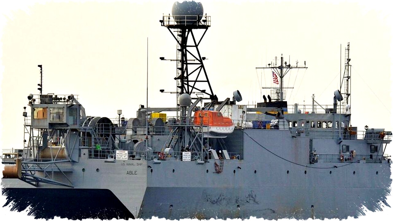 Misteri Kubah Putih Raksasa di Kapal Perang Ungkap Rahasia Radar Super Canggih dan Sistem Pertahanan Modern