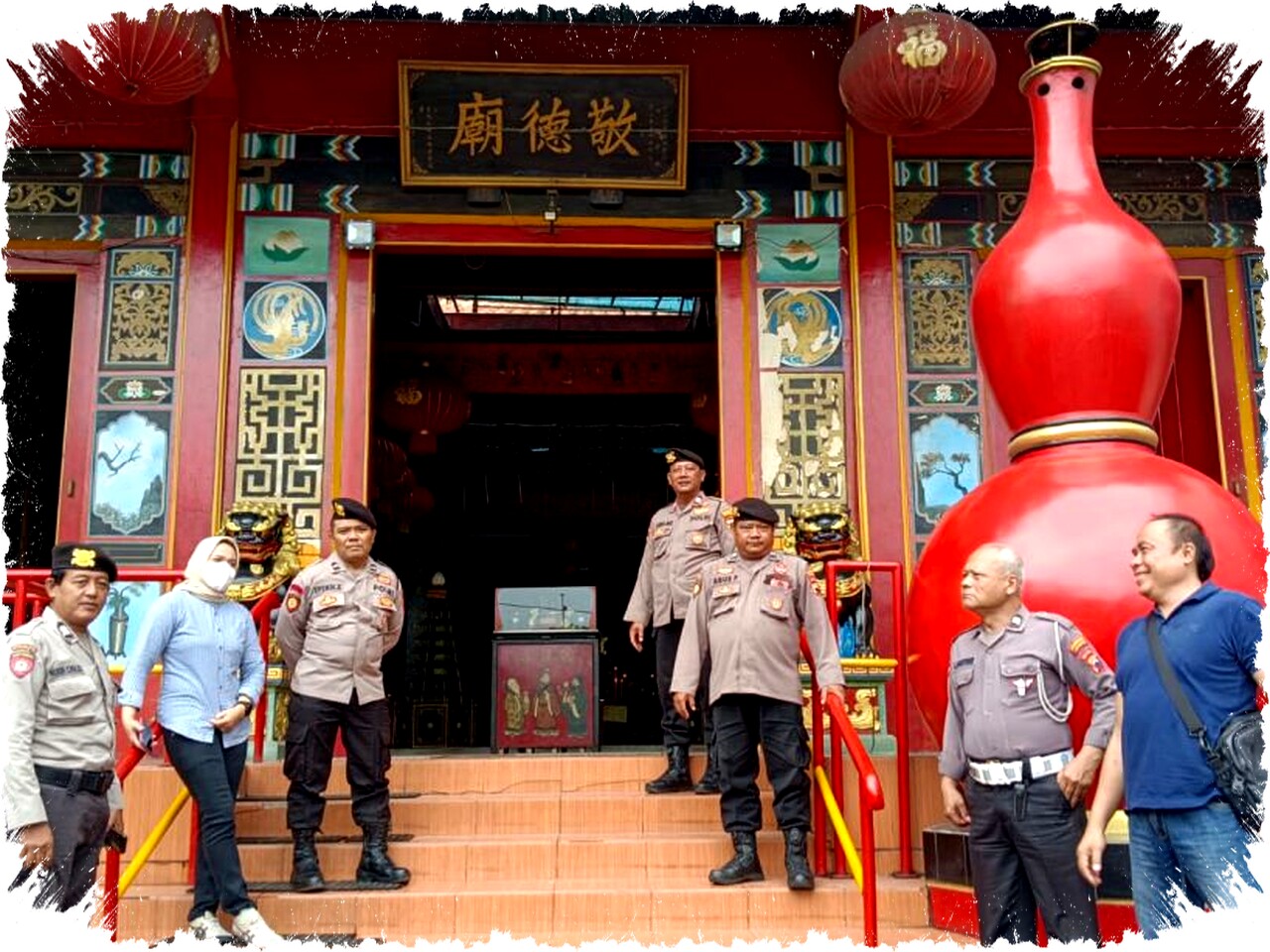 Pengamanan Imlek 2026 di Jateng Diperketat: Patroli Masif dan Tim Tanggap Bencana Siap Cegah Kerusuhan di Tengah Potensi Ancaman dan Hujan Lebat Pengamanan Imlek 2026 di Jateng Diperketat: Patroli Masif dan Tim Tanggap Bencana Siap Cegah Kerusuhan di Tengah Potensi Ancaman dan Hujan Lebat