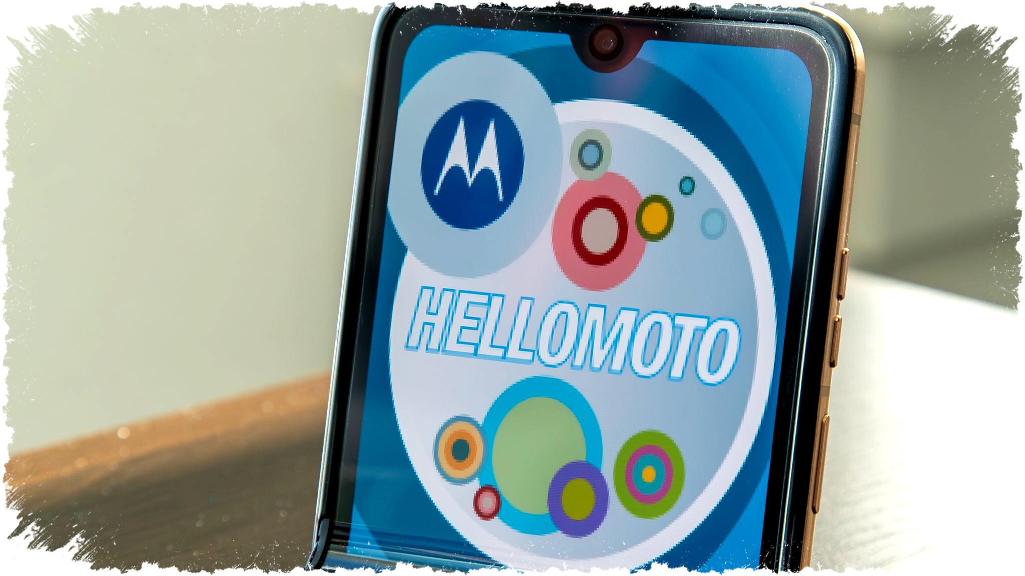 Rahasia Fitur Tersembunyi Motorola Razr yang Mengubah Ponsel Jadi Mesin Waktu Nostalgia Era Flip Phone Lawas