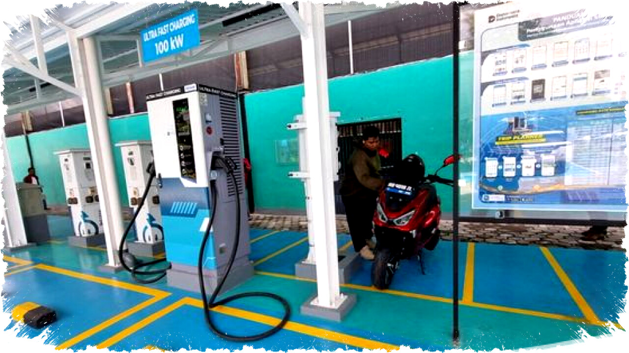 Rebutan Charger di SPKLU, Pengguna VinFast dan Sopir Taksi Listrik Adu Argumen Soal Hak Isi Daya Rebutan Charger di SPKLU, Pengguna VinFast dan Sopir Taksi Listrik Adu Argumen Soal Hak Isi Daya