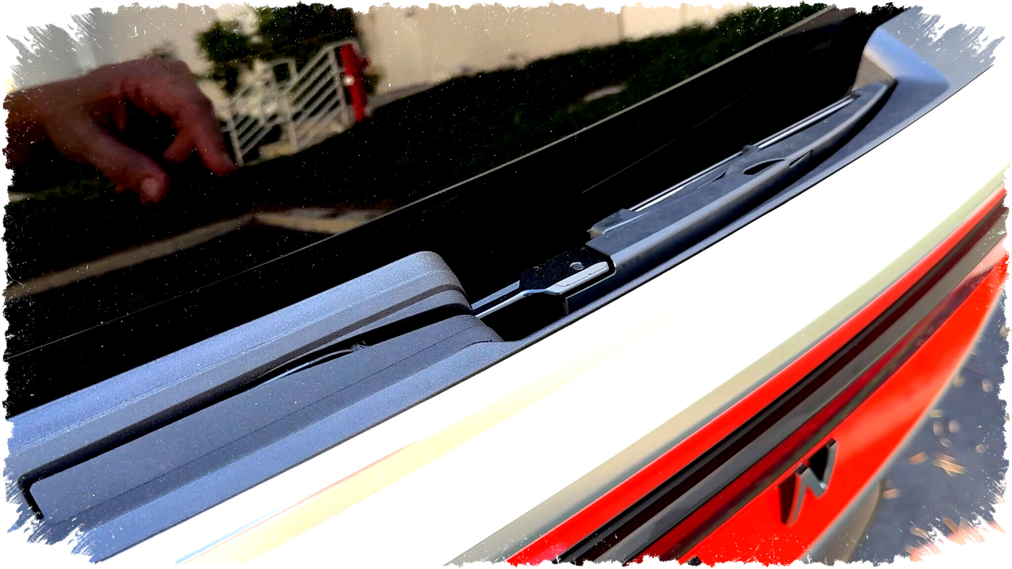 Rivian R2 Punya Sengketa Desain Wiper Belakang: Inovasi Tersembunyi Lawan Salju dan Es di Musim Dingin!