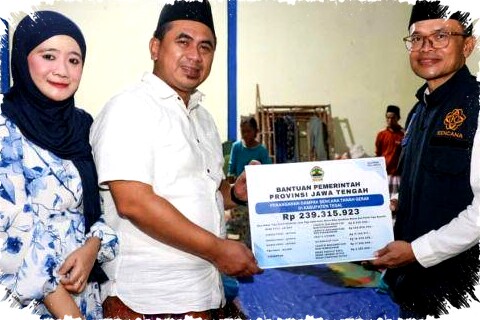 Rp239 Juta Tak Cukup? Pemprov Jateng Gerak Cepat Tangani Tanah Bergerak Padasari, Tapi Hunian Sementara Masih Amburadul! Rp239 Juta Tak Cukup? Pemprov Jateng Gerak Cepat Tangani Tanah Bergerak Padasari, Tapi Hunian Sementara Masih Amburadul!